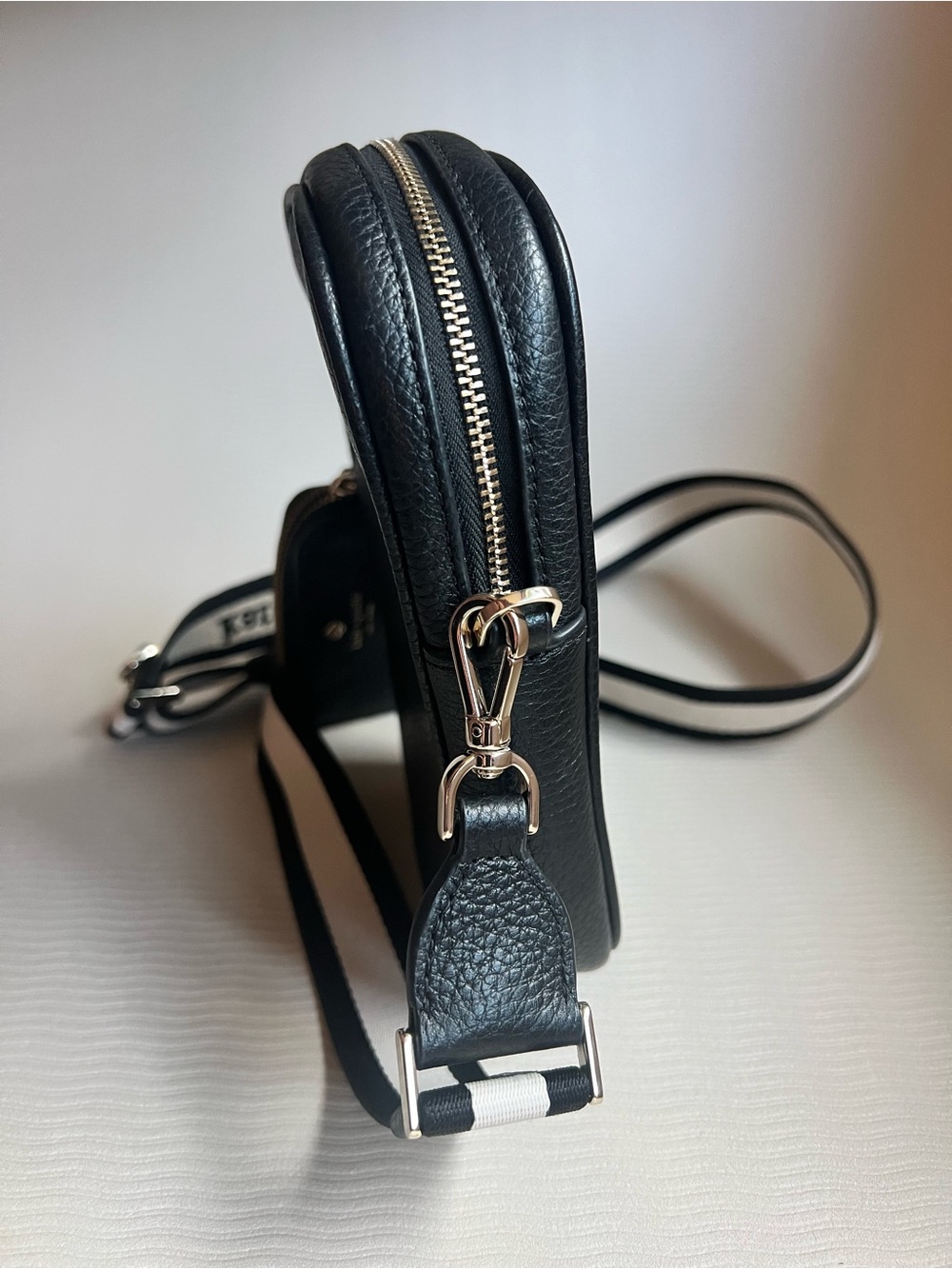 Kate Spade Rosie North/South Phone Crossbody, black pebbled leather NWOT - Picture 4 of 6
